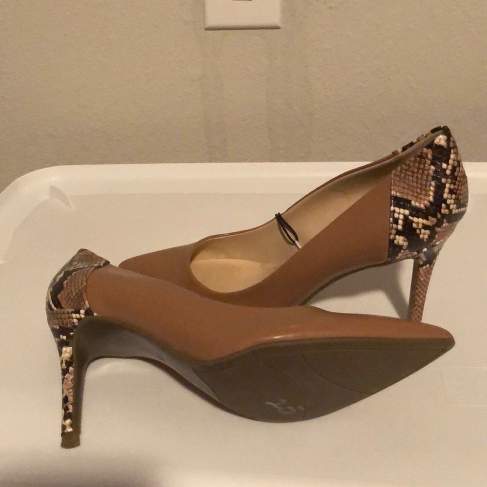 Classy Pumps - image 2